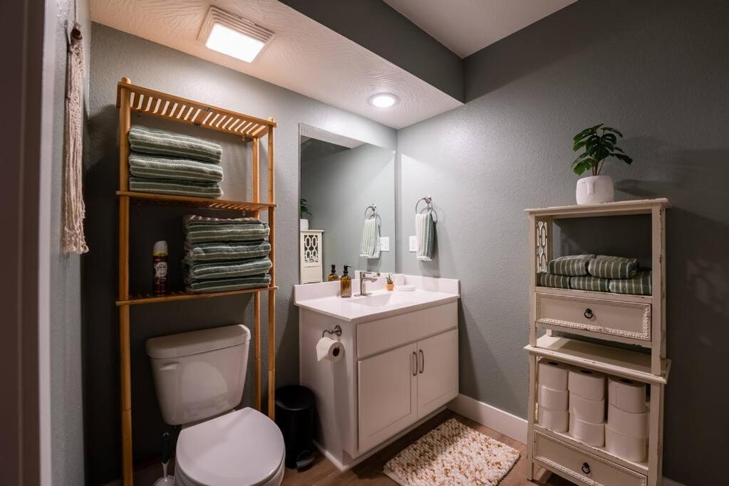 Pet Friendly Boho Condo With Pool--Fitness Center--Next To The Branson Landing--Close To Convention Center And Kanakuk Esterno foto
