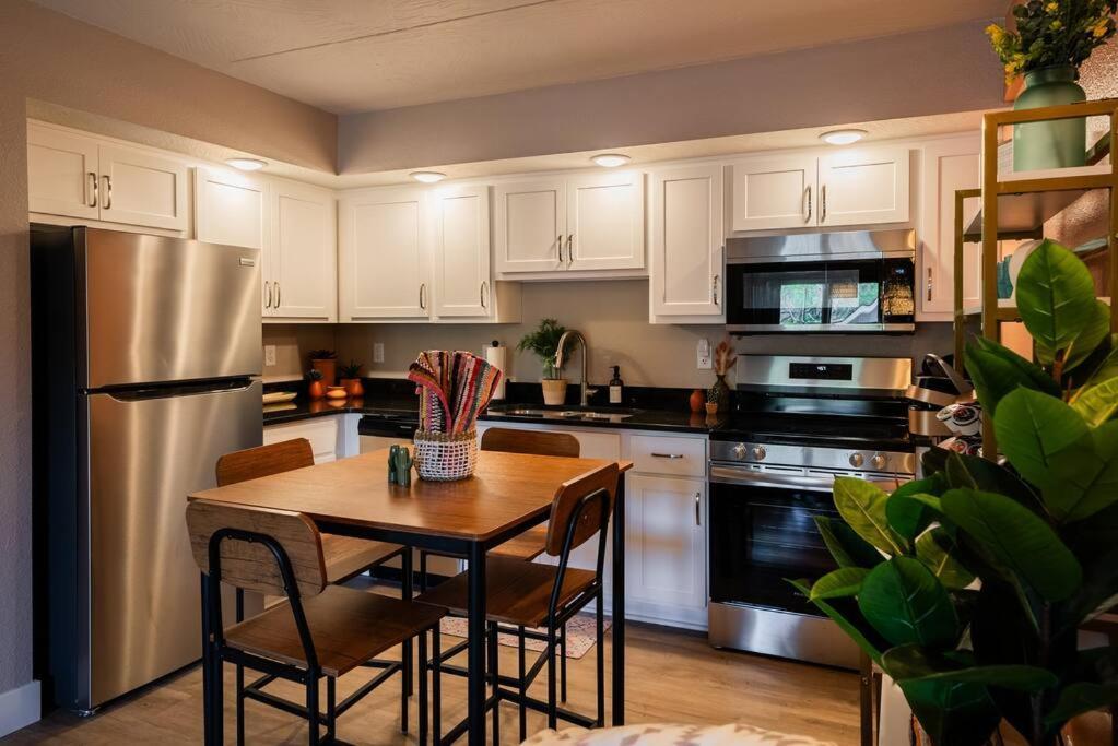 Pet Friendly Boho Condo With Pool--Fitness Center--Next To The Branson Landing--Close To Convention Center And Kanakuk Esterno foto