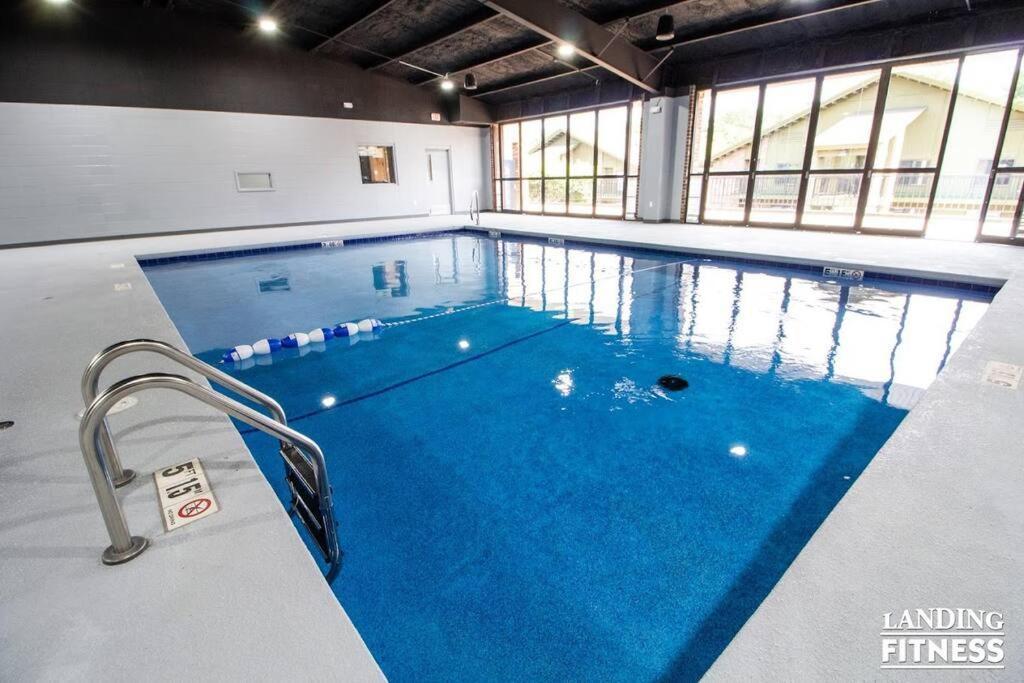 Pet Friendly Boho Condo With Pool--Fitness Center--Next To The Branson Landing--Close To Convention Center And Kanakuk Esterno foto