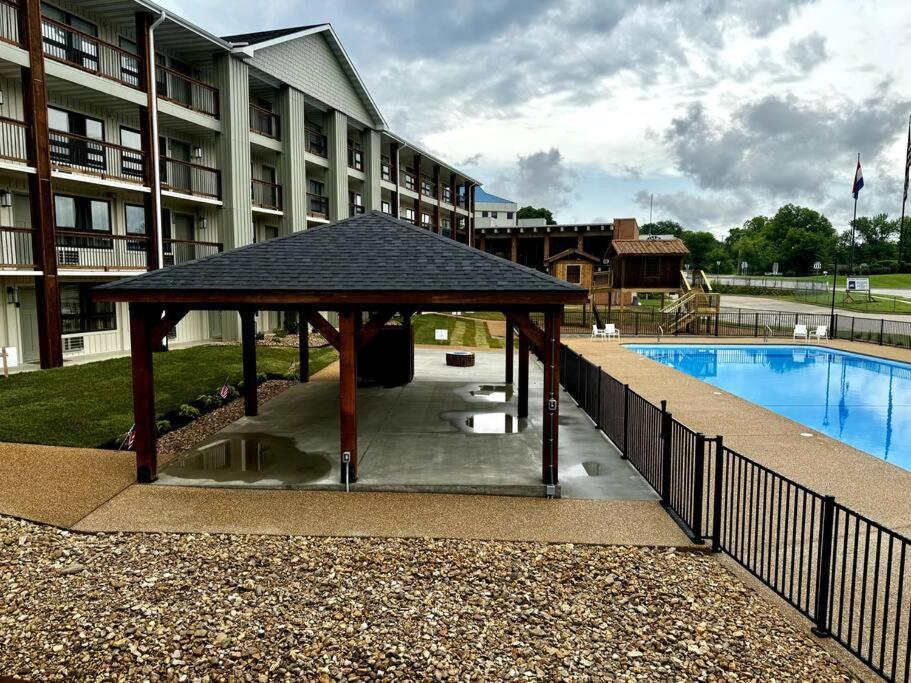 Pet Friendly Boho Condo With Pool--Fitness Center--Next To The Branson Landing--Close To Convention Center And Kanakuk Esterno foto